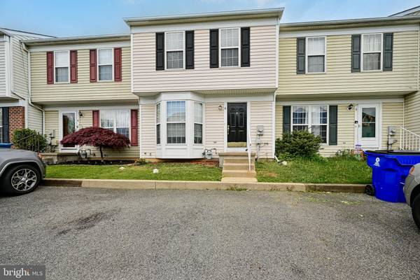 6 LISA DR, Newark, DE 19702