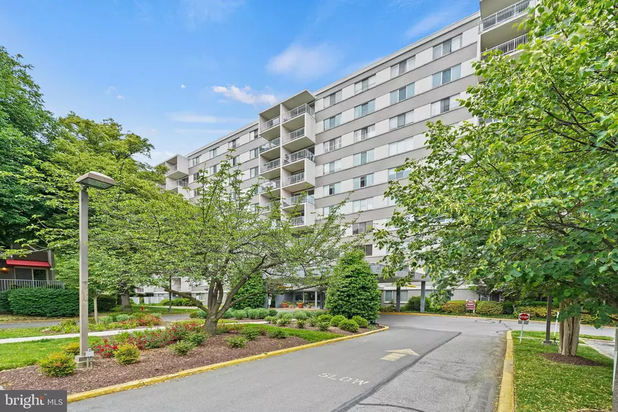 4977 BATTERY LN #1-101, Bethesda, MD 20814