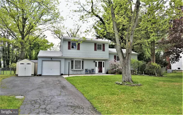 Cranbury, NJ 08512,17 MEADOWVIEW DR