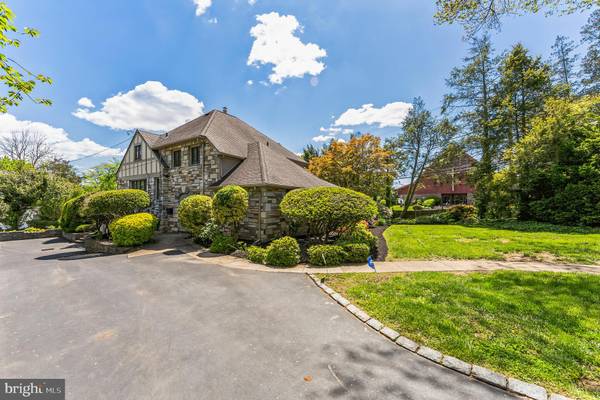 1376 DRAYTON LN, Wynnewood, PA 19096