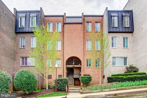 5009 7TH RD S #201, Arlington, VA 22204