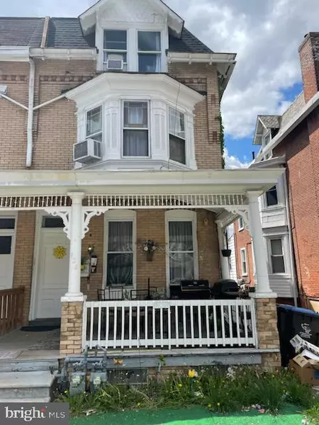 924 W MARSHALL ST, Norristown, PA 19401