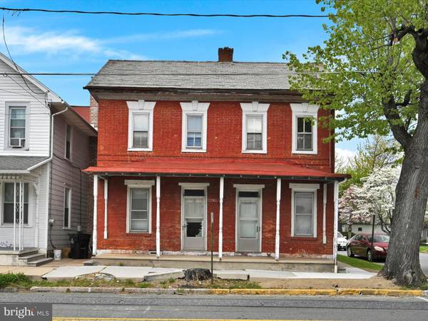 81 E MAIN ST, Newmanstown, PA 17073