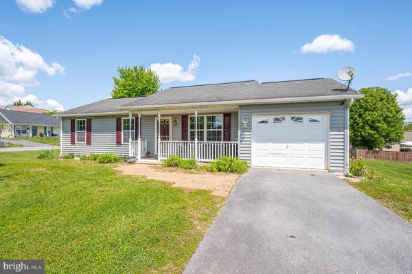 Martinsburg, WV 25403,136 RAIDER LN