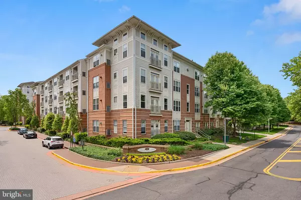 9480 VIRGINIA CENTER BLVD #438, Vienna, VA 22181