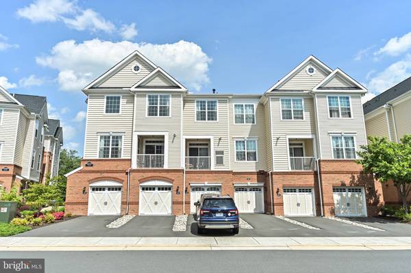 23276 SOUTHDOWN MANOR TER #102, Ashburn, VA 20148