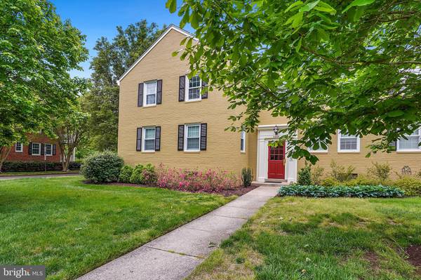 6606 10TH ST #B1, Alexandria, VA 22307