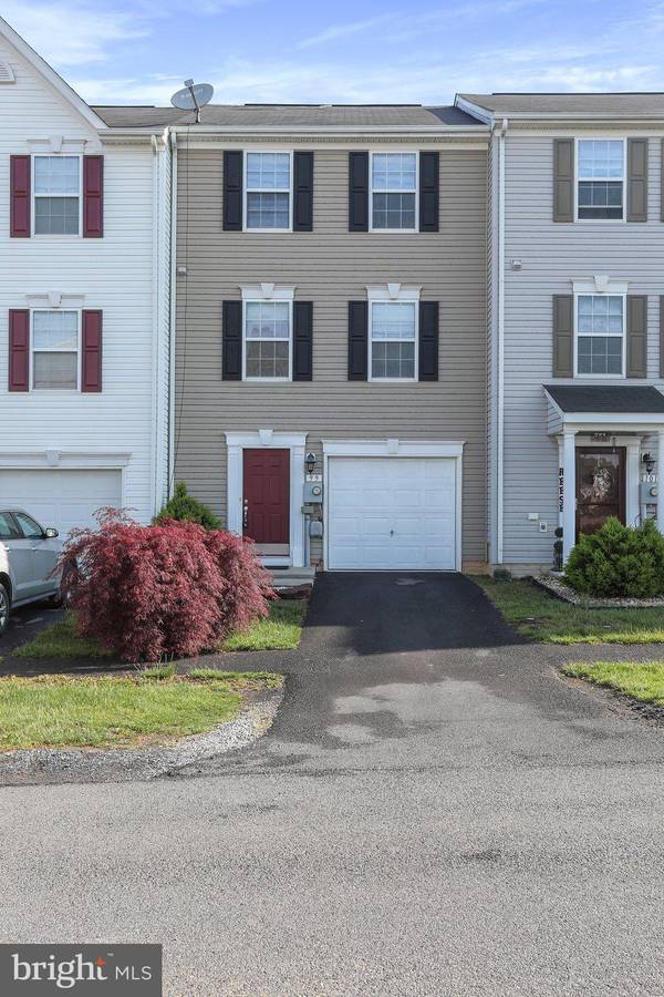 Martinsburg, WV 25404,99 DESERT ROSE WAY