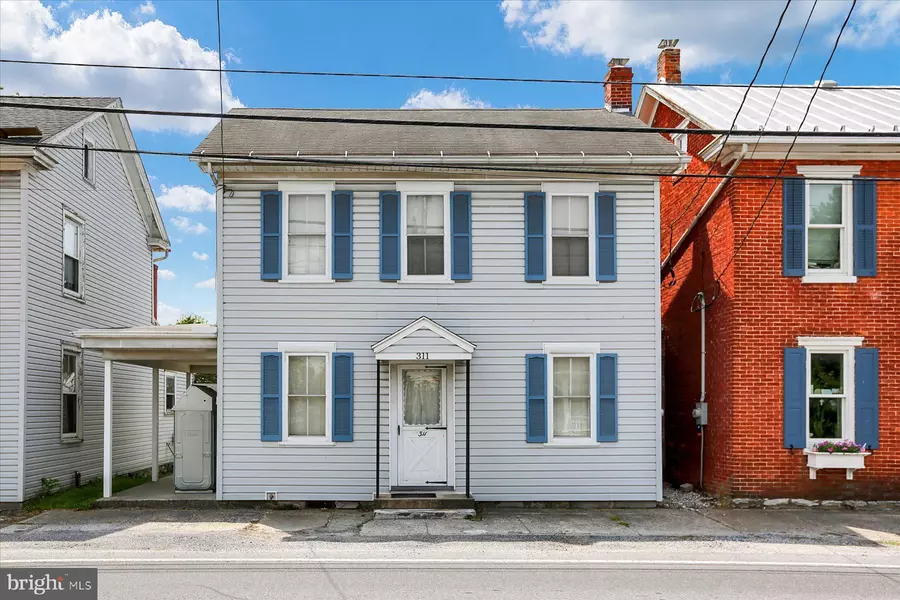 311 WALNUT ST, Boiling Springs, PA 17007