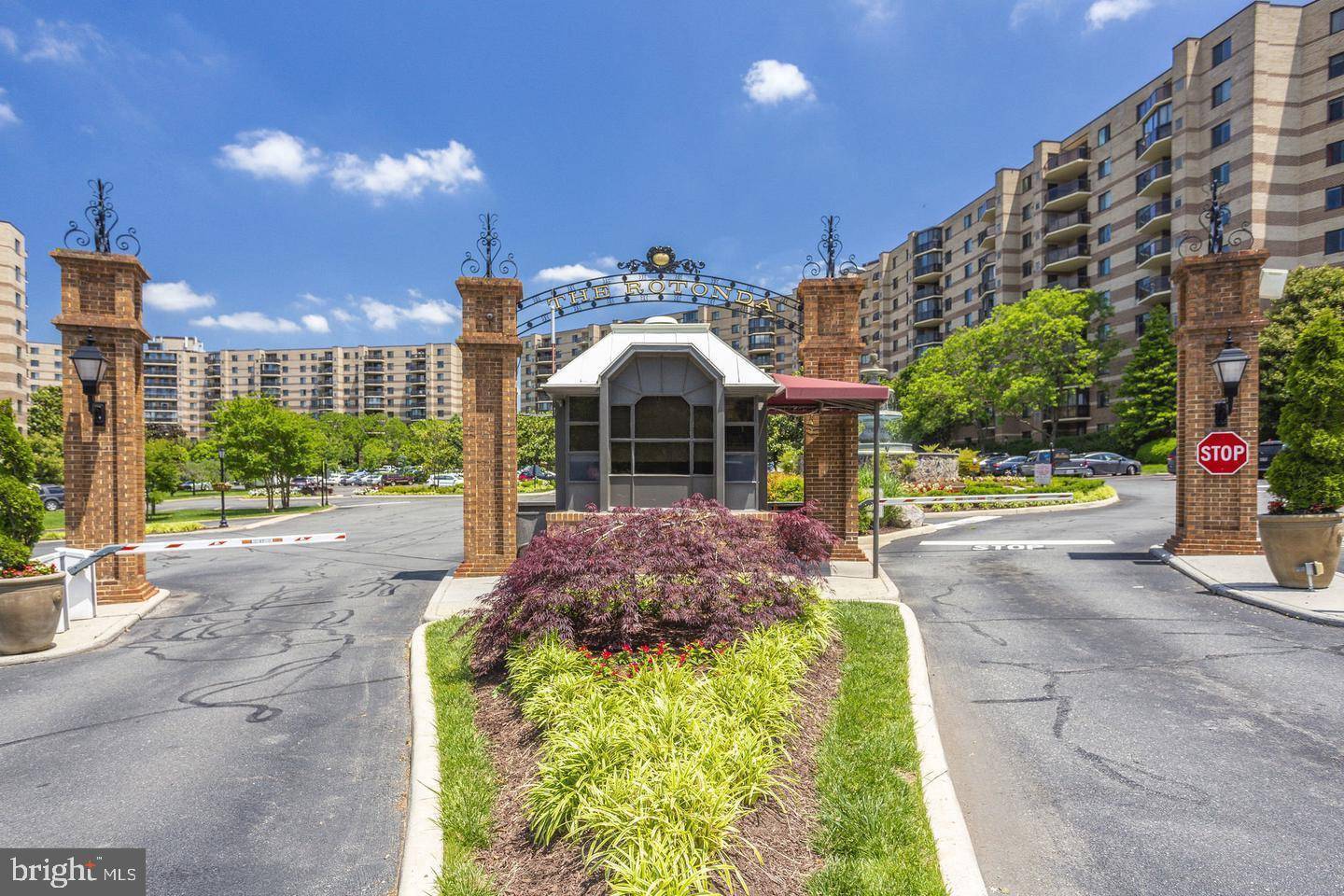 Mclean, VA 22102,8370 GREENSBORO DR #823