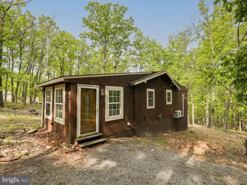 323 JUSTIN RD, Great Cacapon, WV 25422