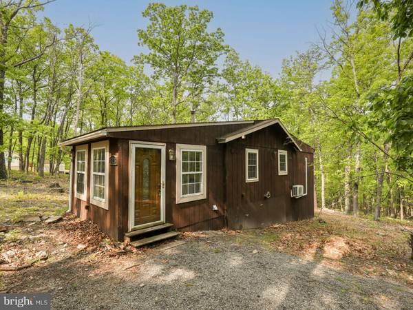 323 JUSTIN RD, Great Cacapon, WV 25422