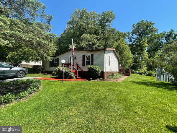 7 SUMMER DR, Elizabethtown, PA 17022