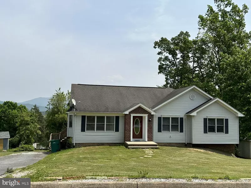 157 HERITAGE DR, Luray, VA 22835