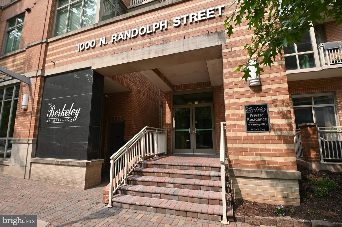 Arlington, VA 22201,1000 N RANDOLPH ST #208