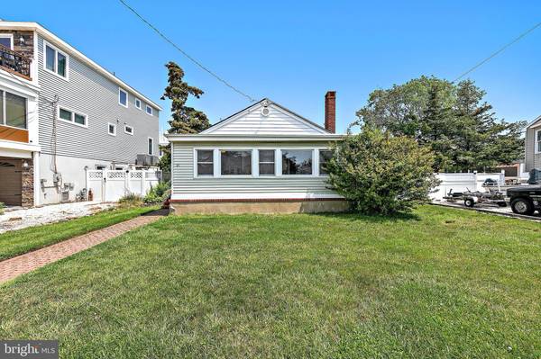 21 W MARYLAND AVE, Long Beach Township, NJ 08008