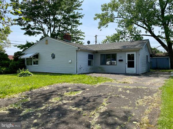 7 GENTLE RD, Levittown, PA 19057