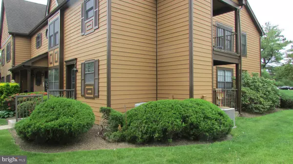 Lawrence Township, NJ 08648,37 FAIRWAY CT