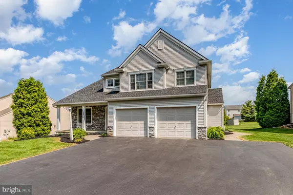 York, PA 17402,982 CASTLE POND DR