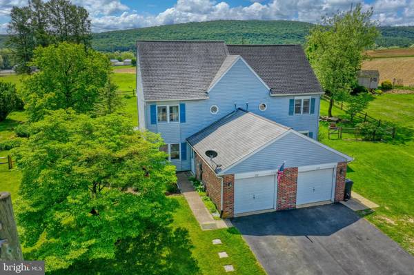 237 S 4TH ST, Womelsdorf, PA 19567