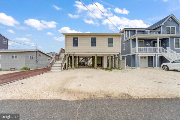 19 CLARENCE DR, Manahawkin, NJ 08050