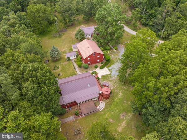 125 WHISPERING PINES RD, Paw Paw, WV 25434