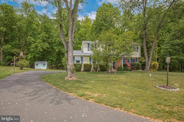 1804 DUTCHMANS CIR, Harleysville, PA 19438