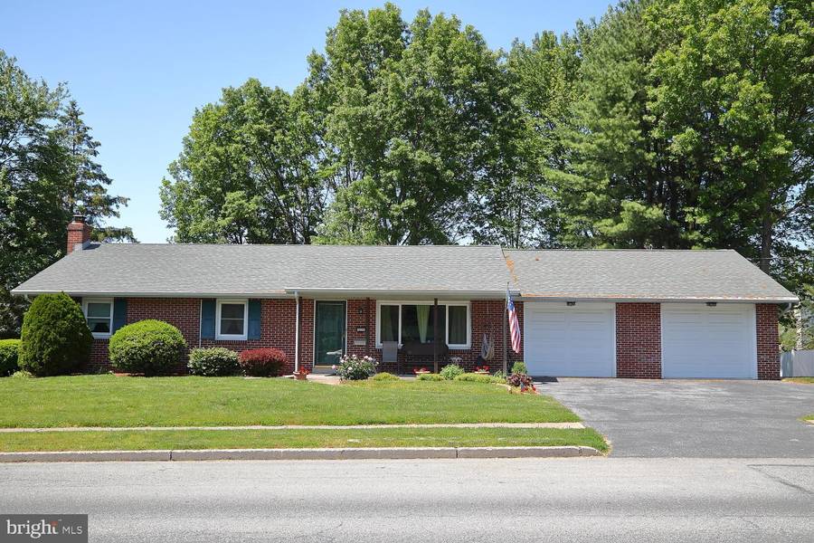 629 E WILLOW ST, Elizabethtown, PA 17022