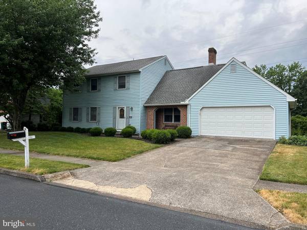 413 CHEROKEE DR, Mechanicsburg, PA 17050