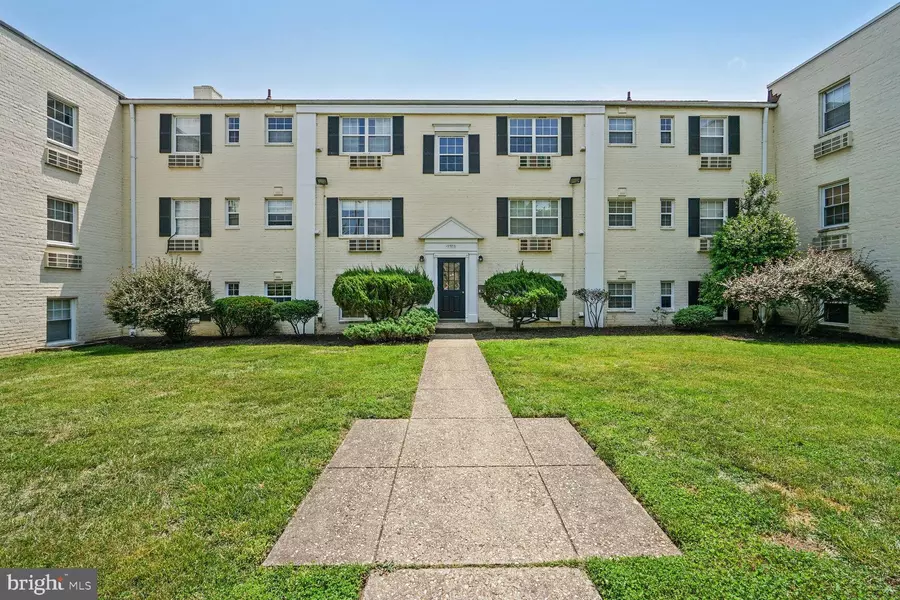 2303 FARRINGTON AVE #02-101, Alexandria, VA 22303