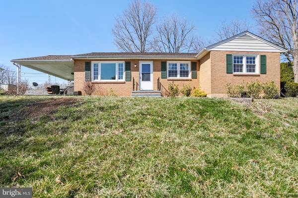 13814 WOODLAND HEIGHTS DR, Hagerstown, MD 21742