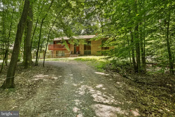 Clifton, VA 20124,8301 KNIGHTS FOREST DR