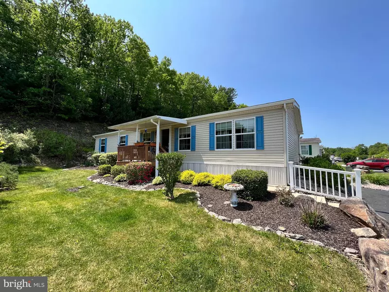 77 ANGEL DR, New Ringgold, PA 17960