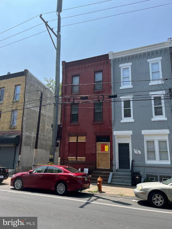 2528 RIDGE AVE, Philadelphia, PA 19121