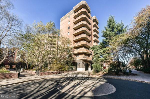 1050 N STUART ST #715, Arlington, VA 22201