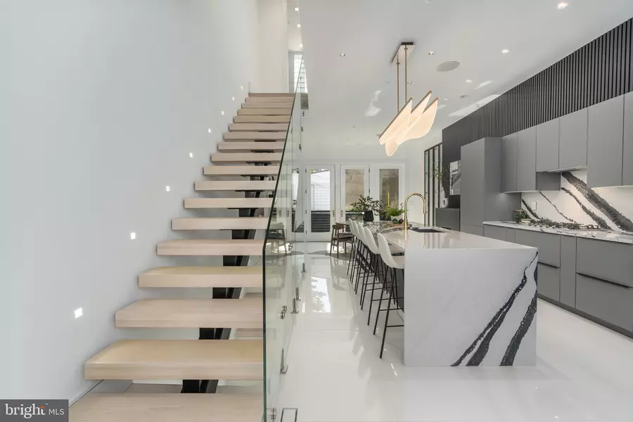 1604 13TH ST NW, Washington, DC 20009