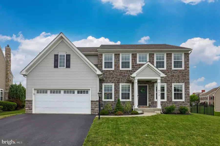 612 WARMINSTER LN, Lititz, PA 17543