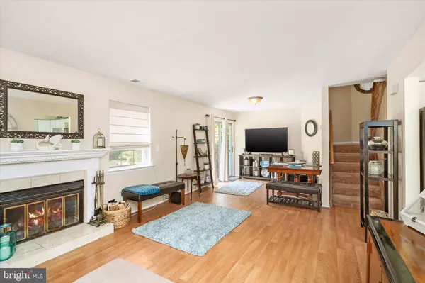 Monmouth Junction, NJ 08852,7432 ELM CT