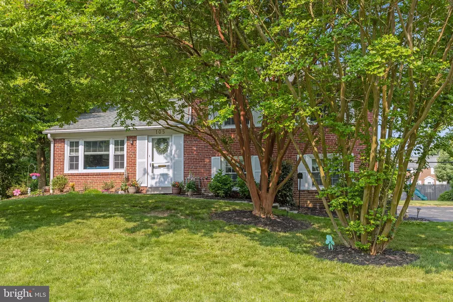 105 CANTERBURY DR, Wallingford, PA 19086