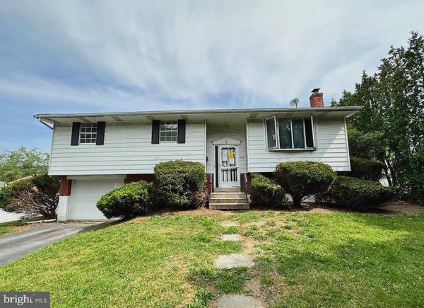 1601 W FERN ST, Coal Township, PA 17866