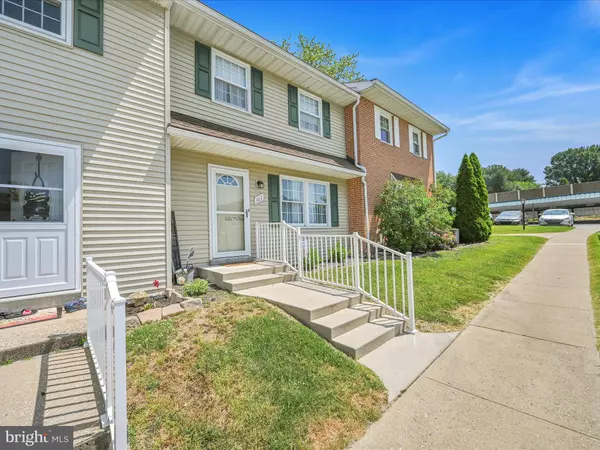 York, PA 17403,107 FOX RUN DR #107