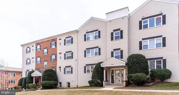 6188 GREENWOOD DR #202, Falls Church, VA 22044