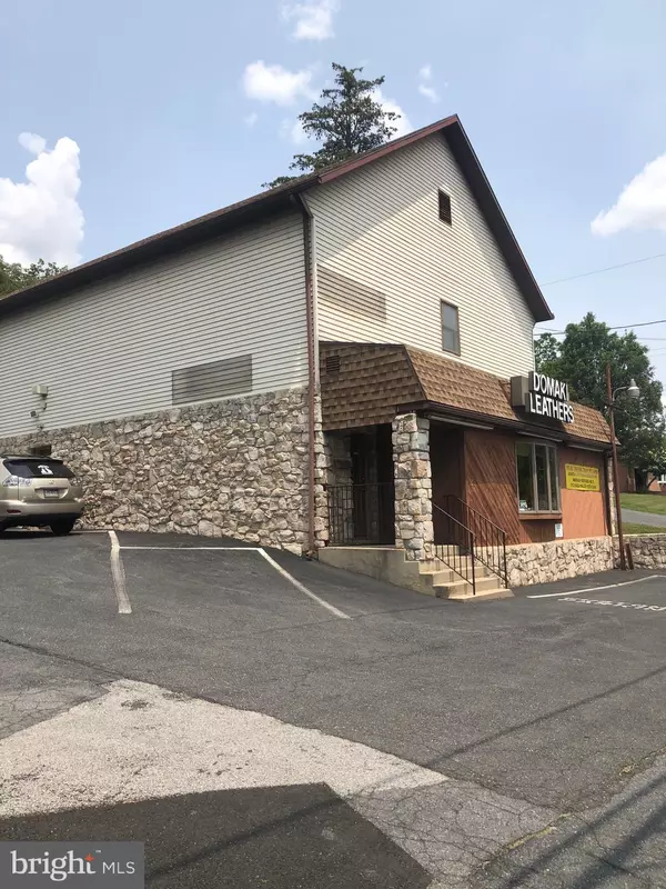 85-87 W MAIN ST, Leola, PA 17540