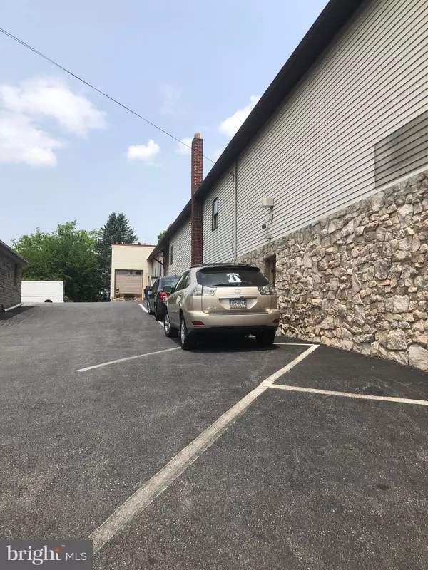 Leola, PA 17540,85-87 W MAIN ST