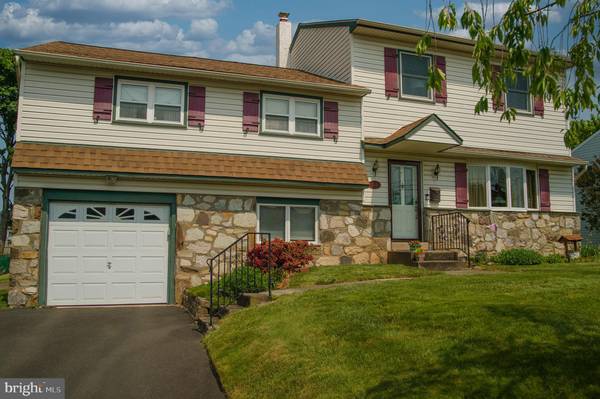 Warminster, PA 18974,513 PENROSE LN