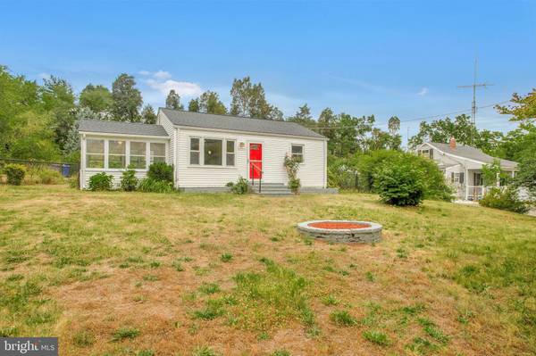 8320 ROLLING RD, Manassas, VA 20110