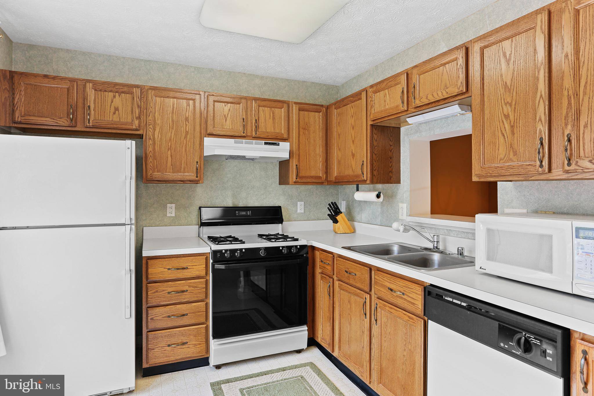 Glen Burnie, MD 21061,224 FOXTREE DR
