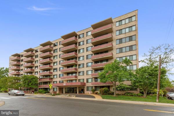 4201 CHERRY HILL ROAD #503, Arlington, VA 22207