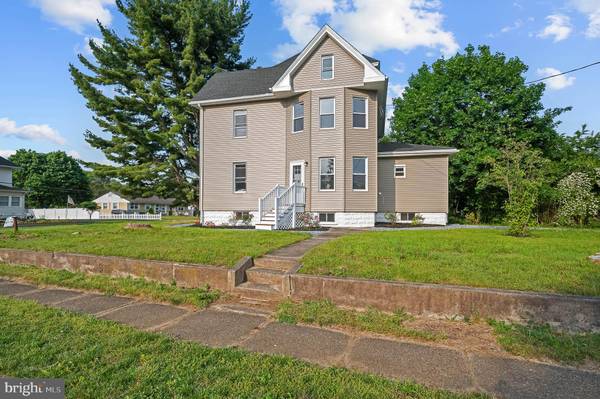 307 W ACADEMY ST, Clayton, NJ 08312