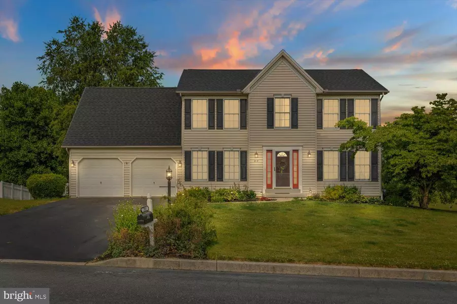 202 SUNSET DR, Mount Holly Springs, PA 17065